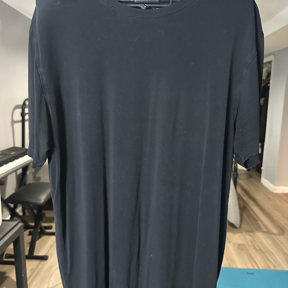 Classic Black Esntls Men's T-Shirt
